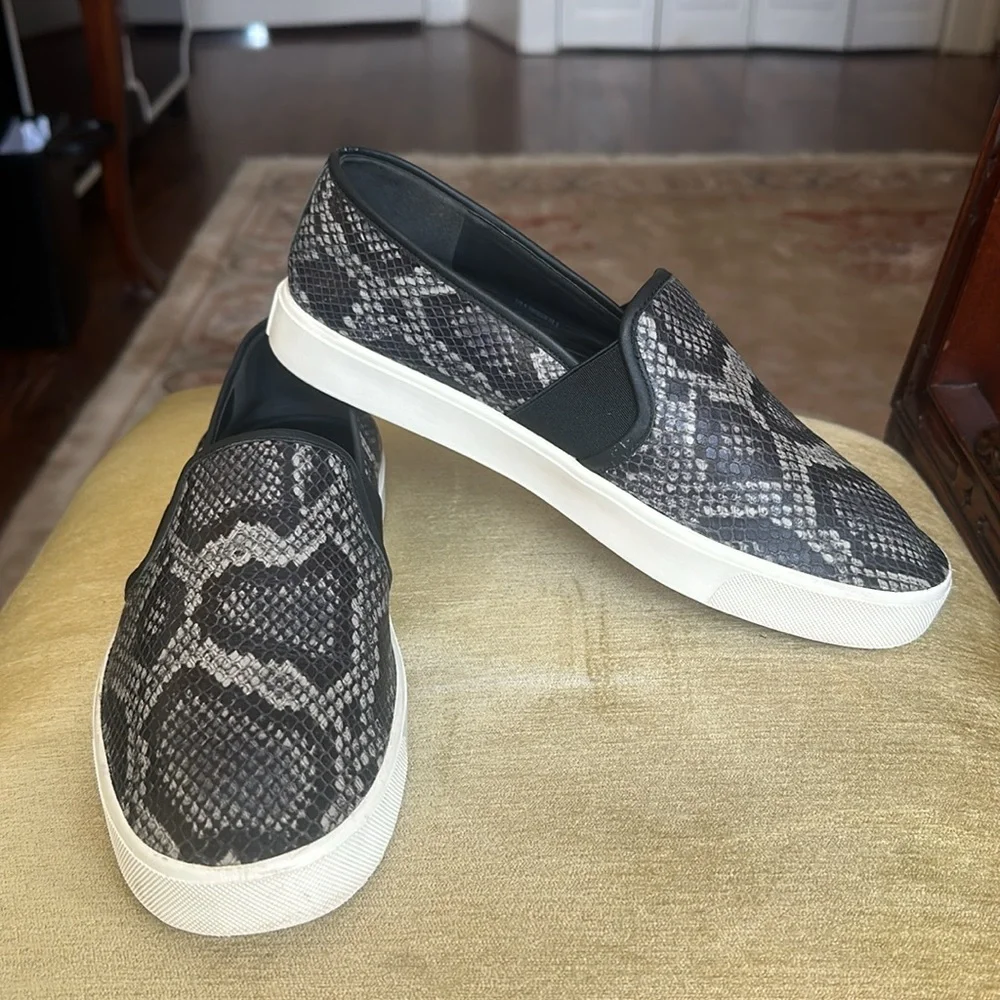 Vince Women's Blair Leather Slip On Sneakers Gray Snake Print Size 9.5